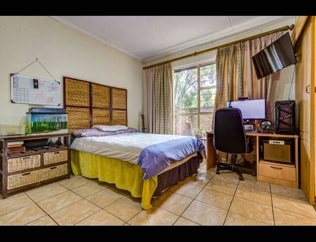 4 BEDROOM HOUSE FOR SALE IN EDLEEN